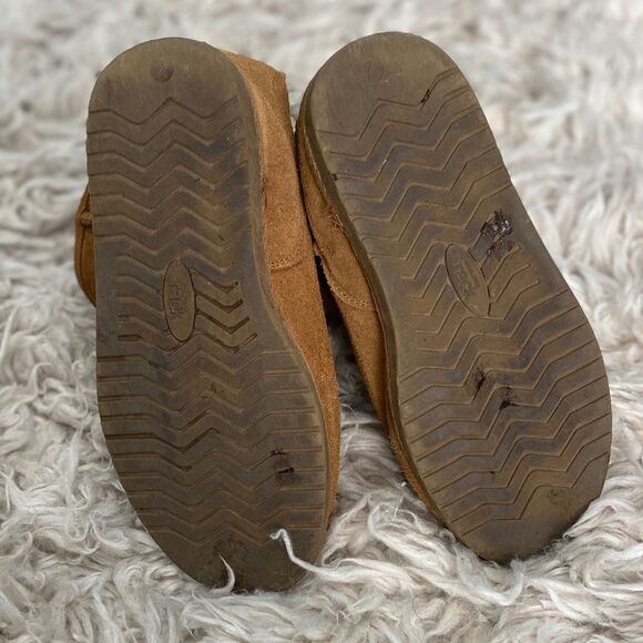 Nordstrom Rack Light Brown Suede Cozy Boots 2Y - Picture 7 of 10